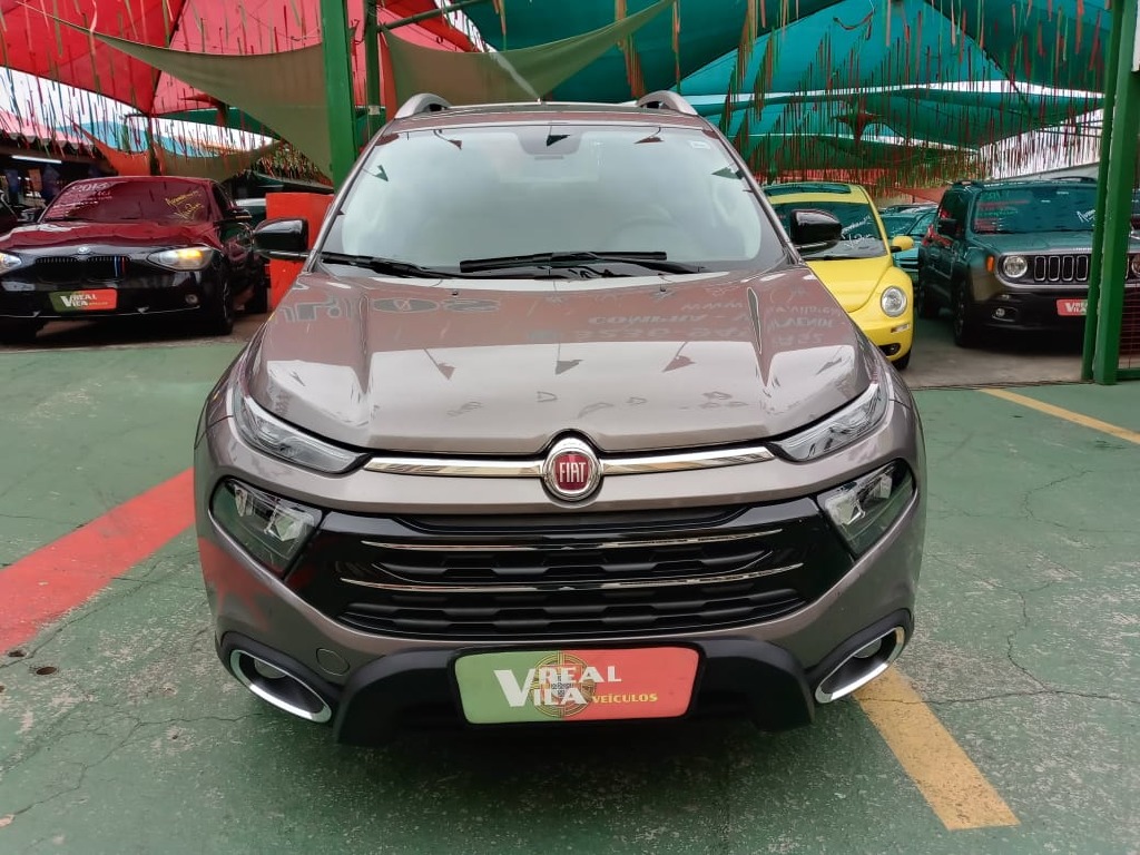 FIAT TORO 2.4 16V MULTIAIR FLEX VOLCANO AT9 FIAT TORO 2.4 16V MULTIAIR FLEX VOLCANO AT9