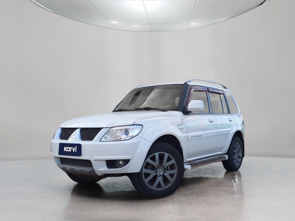 Carros seminovos MITSUBISHI PAJERO TR4 2.0 4X2 16V 140CV FLEX 4P AUTOMATICO