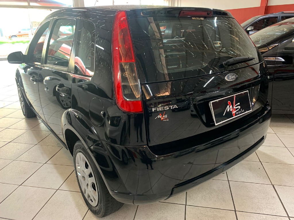 FORD FIESTA 1.6 ROCAM SE PLUS 8V FLEX 4P MANUAL FORD FIESTA 1.6 ROCAM SE PLUS 8V FLEX 4P MANUAL