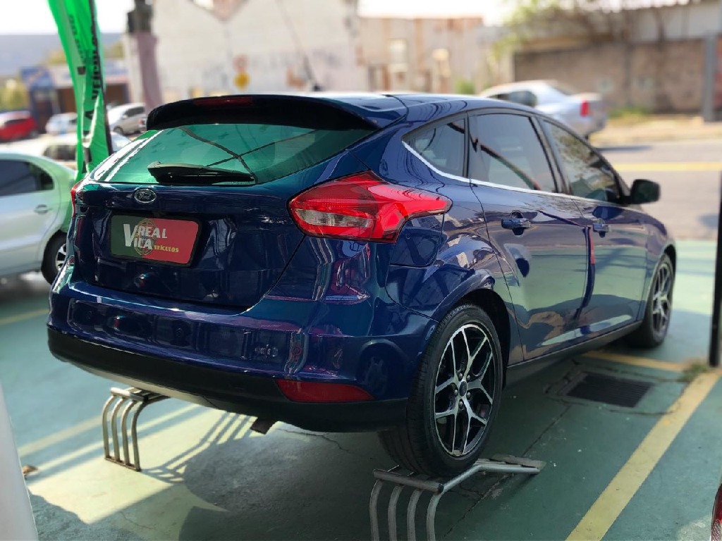 FORD FOCUS 2.0 TITANIUM 16V FLEX 4P POWERSHIFT FORD FOCUS 2.0 TITANIUM 16V FLEX 4P POWERSHIFT