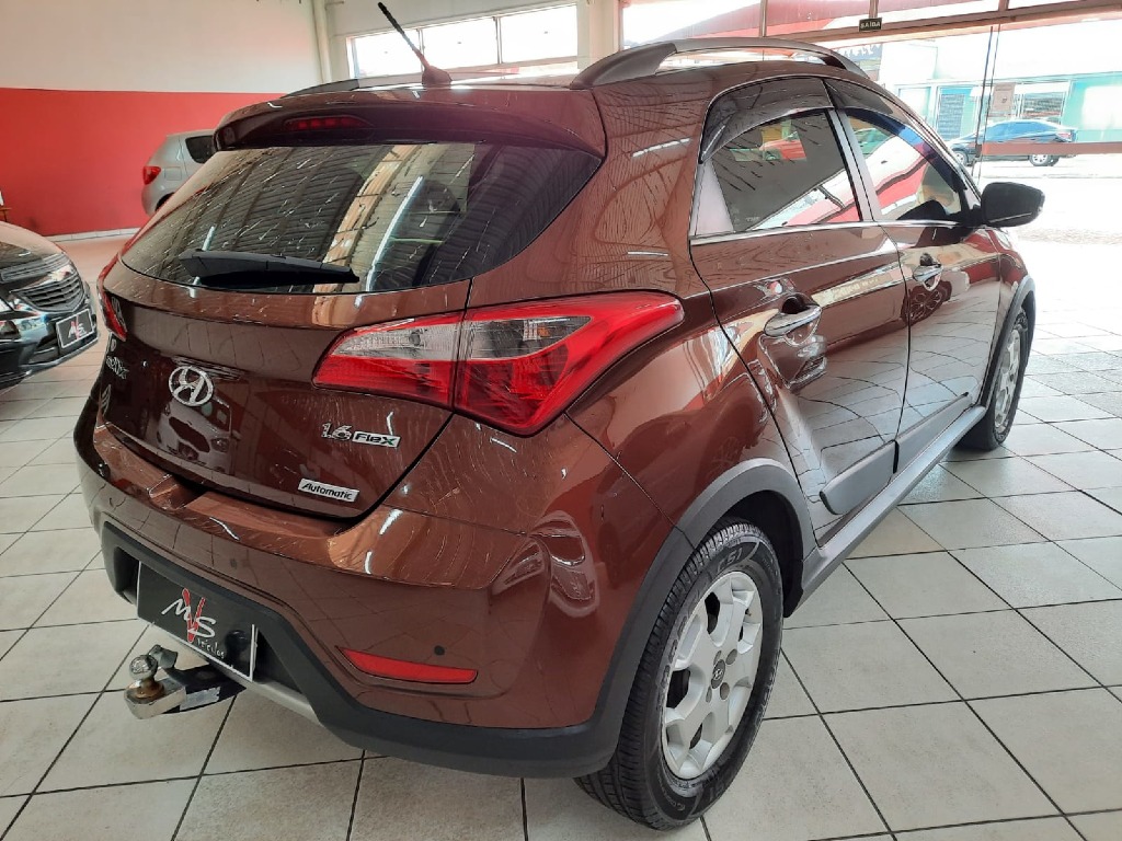 HYUNDAI HB20X 1.6 16V PREMIUM FLEX 4P AUTOMATICO HYUNDAI HB20X 1.6 16V PREMIUM FLEX 4P AUTOMATICO
