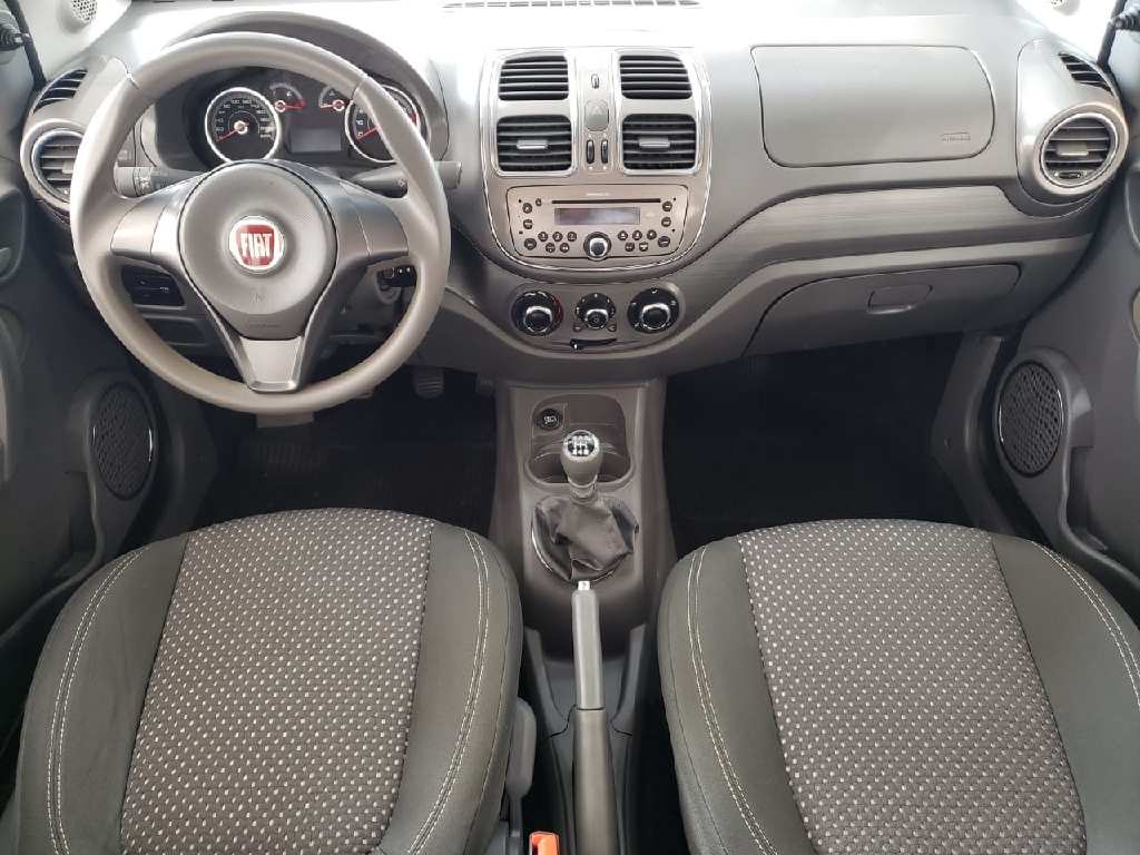 FIAT GRAND SIENA 1.6 MPI ESSENCE 16V FLEX 4P MANUAL FIAT GRAND SIENA 1.6 MPI ESSENCE 16V FLEX 4P MANUAL