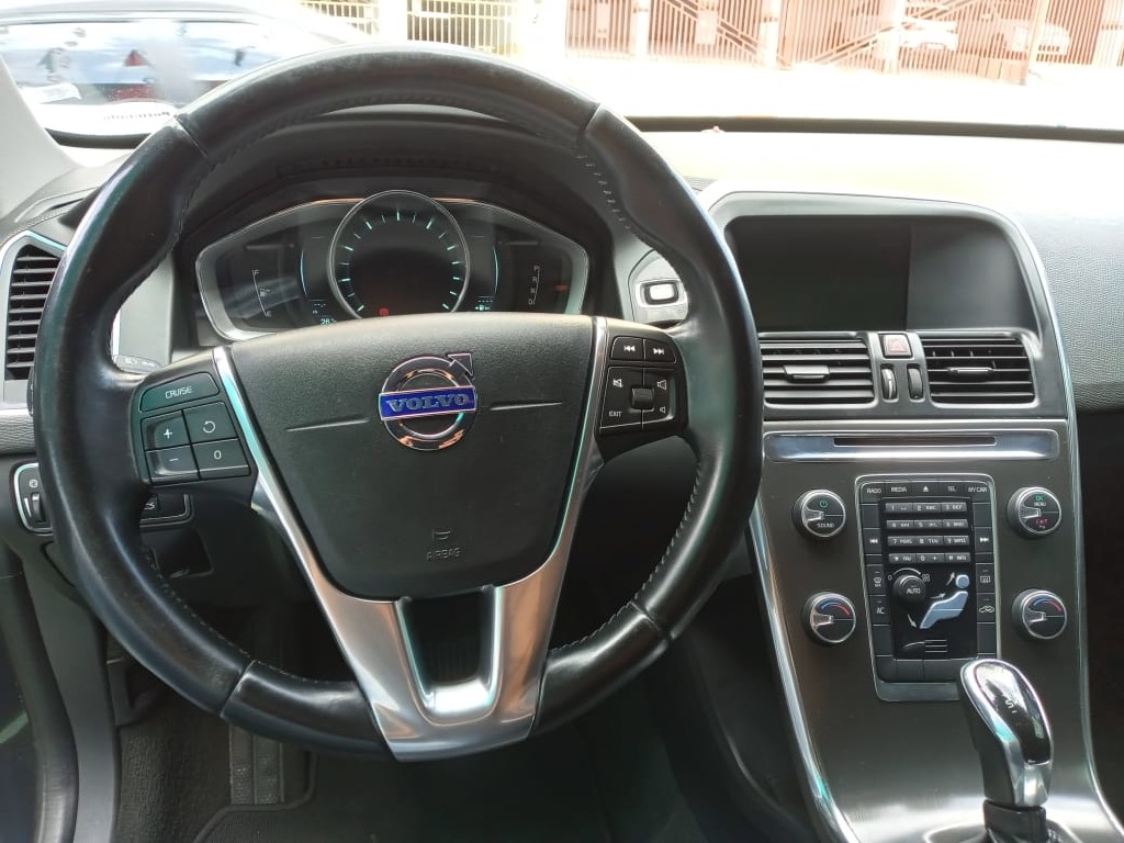 VOLVO XC60 2.0 T5 DYNAMIC FWD TURBO GASOLINA 4P AUTOMATICO VOLVO XC60 2.0 T5 DYNAMIC FWD TURBO GASOLINA 4P AUTOMATICO