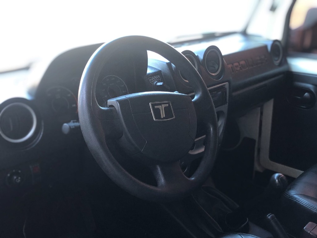 TROLLER T4 3.0 TETO RIGIDO 16V TURBO ELETRONIC DIESEL 2P MANUAL TROLLER T4 3.0 TETO RIGIDO 16V TURBO ELETRONIC DIESEL 2P MANUAL