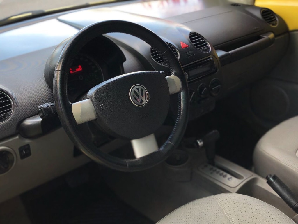 VOLKSWAGEN NEW BEETLE 2.0 MI 8V GASOLINA 2P AUTOMATICO VOLKSWAGEN NEW BEETLE 2.0 MI 8V GASOLINA 2P AUTOMATICO