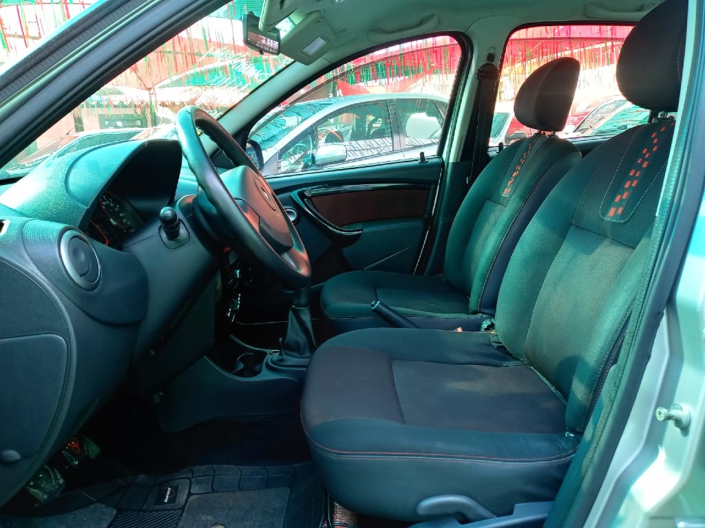 RENAULT SANDERO 1.6 STEPWAY 16V FLEX 4P MANUAL RENAULT SANDERO 1.6 STEPWAY 16V FLEX 4P MANUAL