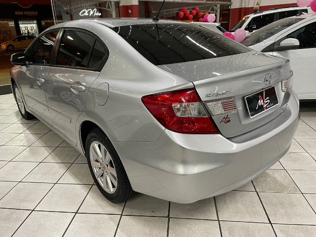 HONDA CIVIC 1.8 LXS 16V FLEX 4P AUTOMATICO HONDA CIVIC 1.8 LXS 16V FLEX 4P AUTOMATICO