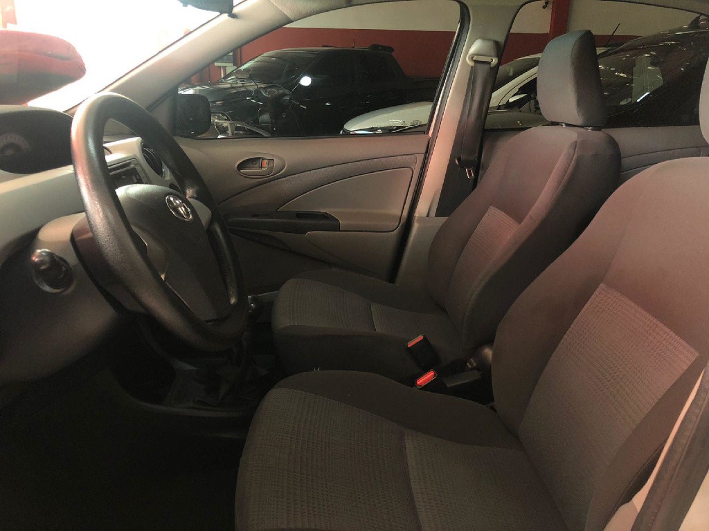 TOYOTA ETIOS 1.5 XS SEDAN 16V FLEX 4P MANUAL TOYOTA ETIOS 1.5 XS SEDAN 16V FLEX 4P MANUAL