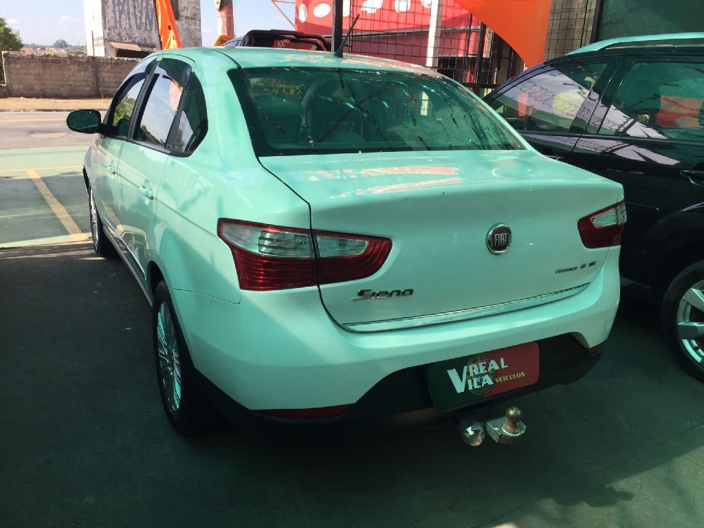 FIAT GRAND SIENA 1.6 MPI ESSENCE 16V FLEX 4P MANUAL FIAT GRAND SIENA 1.6 MPI ESSENCE 16V FLEX 4P MANUAL