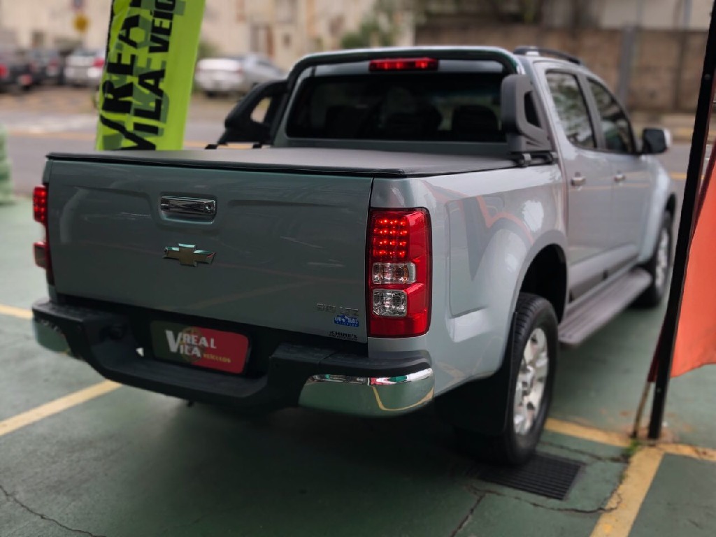CHEVROLET S10 2.4 MPFI LTZ 4X2 CD 8V FLEX 4P MANUAL CHEVROLET S10 2.4 MPFI LTZ 4X2 CD 8V FLEX 4P MANUAL
