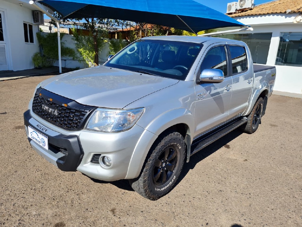 TOYOTA HILUX 2.7 SRV 4X4 CD 16V FLEX 4P AUTOMATICO TOYOTA HILUX 2.7 SRV 4X4 CD 16V FLEX 4P AUTOMATICO