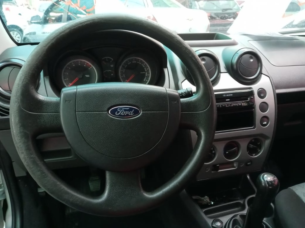 FORD FIESTA 1.6 MPI CLASS SEDAN 8V FLEX 4P MANUAL FORD FIESTA 1.6 MPI CLASS SEDAN 8V FLEX 4P MANUAL