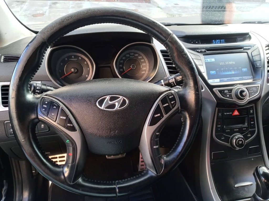 HYUNDAI ELANTRA 2.0 GLS 16V FLEX 4P AUTOMATICO HYUNDAI ELANTRA 2.0 GLS 16V FLEX 4P AUTOMATICO