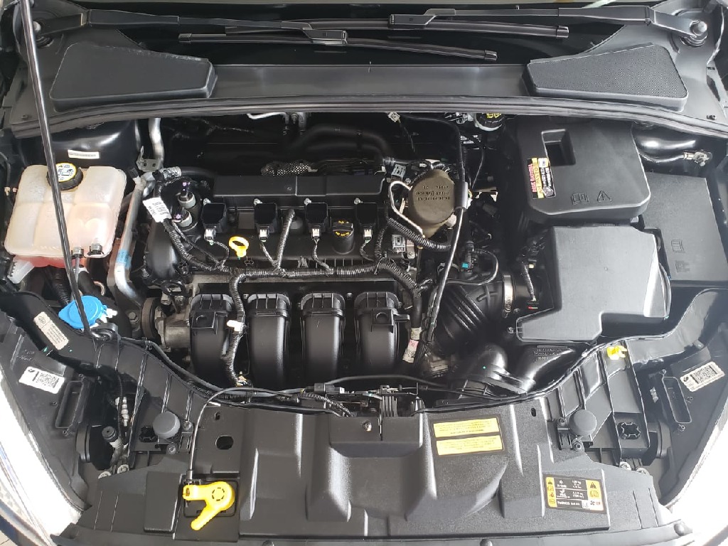 FORD FOCUS 2.0 SE FASTBACK 16V FLEX 4P POWERSHIFT FORD FOCUS 2.0 SE FASTBACK 16V FLEX 4P POWERSHIFT