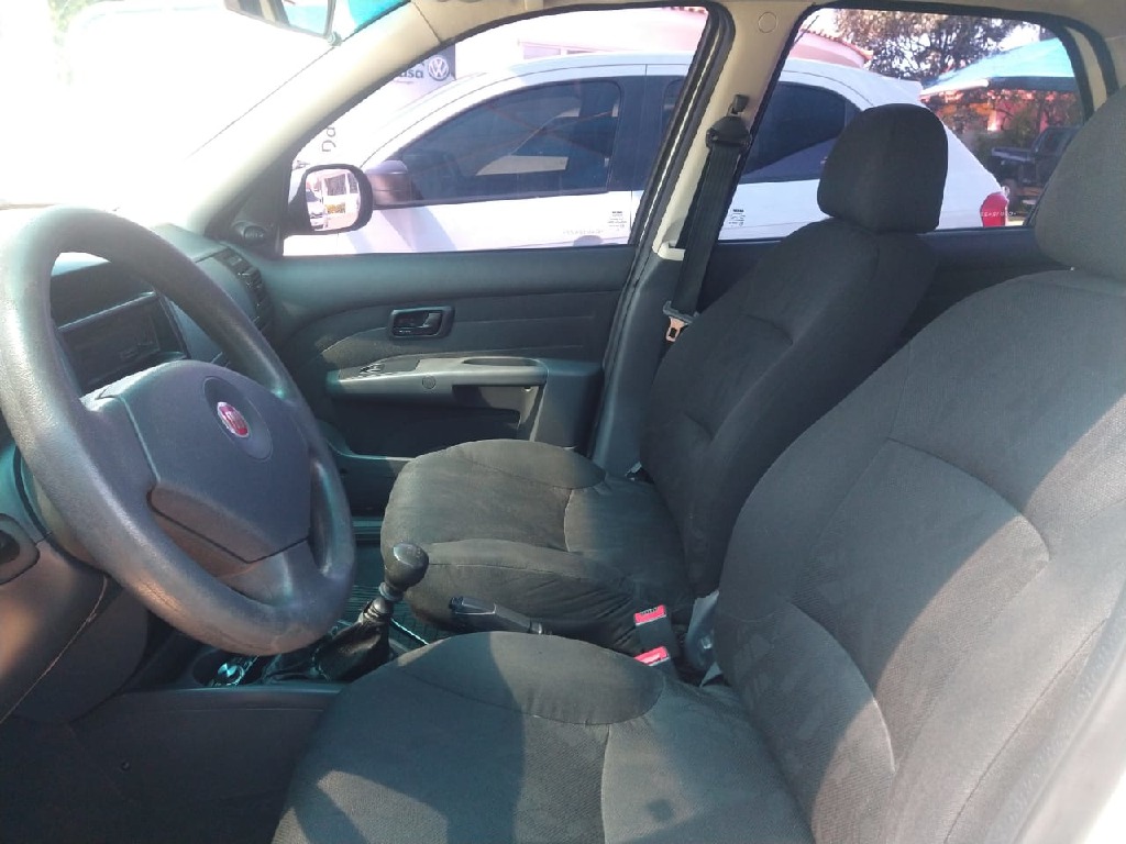 FIAT SIENA 1.4 MPI EL 8V FLEX 4P MANUAL FIAT SIENA 1.4 MPI EL 8V FLEX 4P MANUAL