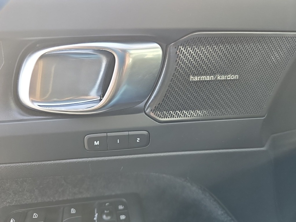 volvo XC40 P6 RECHARGE ELECTRIC PLUS AWD 2023