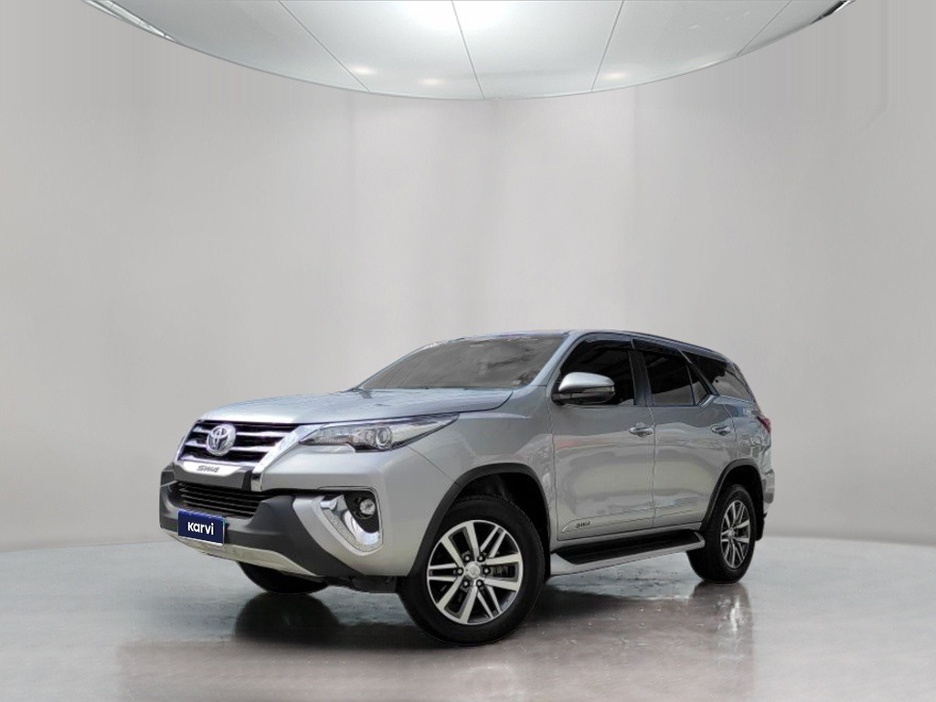 Carros seminovos Paraná TOYOTA HILUX SW4