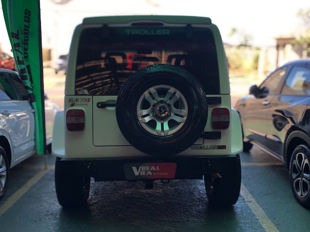 TROLLER T4 3.0 TETO RIGIDO 16V TURBO ELETRONIC DIESEL 2P MANUAL TROLLER T4 3.0 TETO RIGIDO 16V TURBO ELETRONIC DIESEL 2P MANUAL