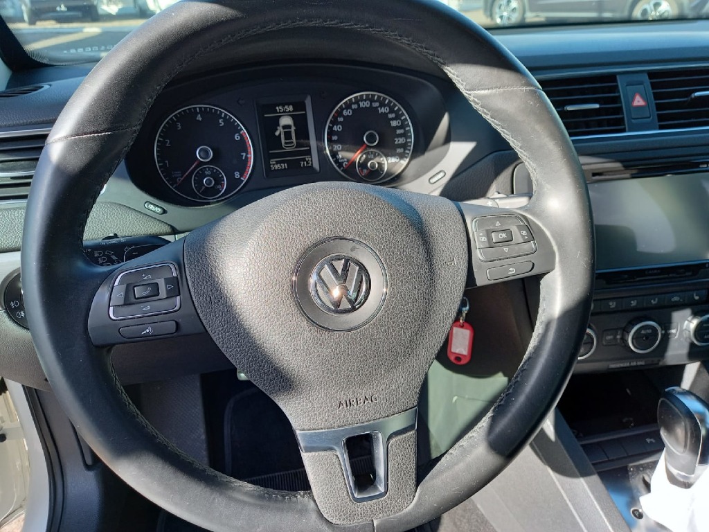 VOLKSWAGEN JETTA 2.0 TSI HIGHLINE 200CV GASOLINA 4P TIPTRONIC VOLKSWAGEN JETTA 2.0 TSI HIGHLINE 200CV GASOLINA 4P TIPTRONIC