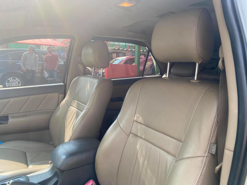 TOYOTA HILUX 3.0 SRV 4X4 CD 7 LUGARES 16V TURBO INTERCOOLER DIESEL 4P AUTOMATICO TOYOTA HILUX 3.0 SRV 4X4 CD 7 LUGARES 16V TURBO INTERCOOLER DIESEL 4P AUTOMATICO