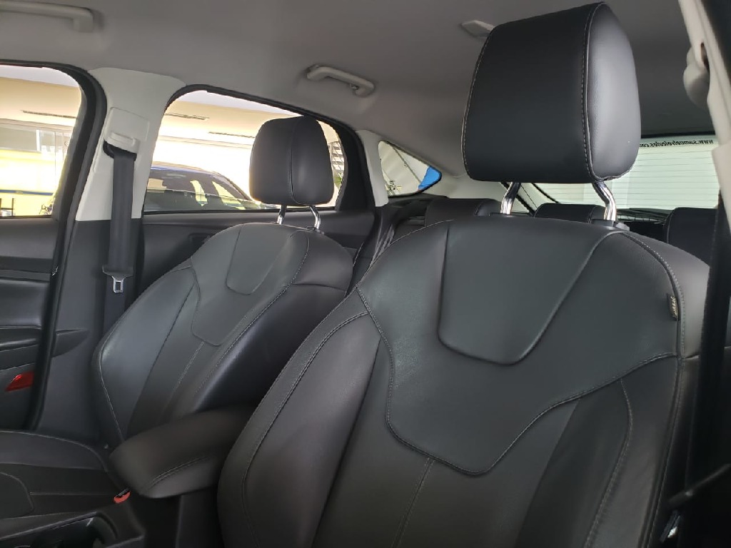 FORD FOCUS 2.0 SE FASTBACK 16V FLEX 4P POWERSHIFT FORD FOCUS 2.0 SE FASTBACK 16V FLEX 4P POWERSHIFT