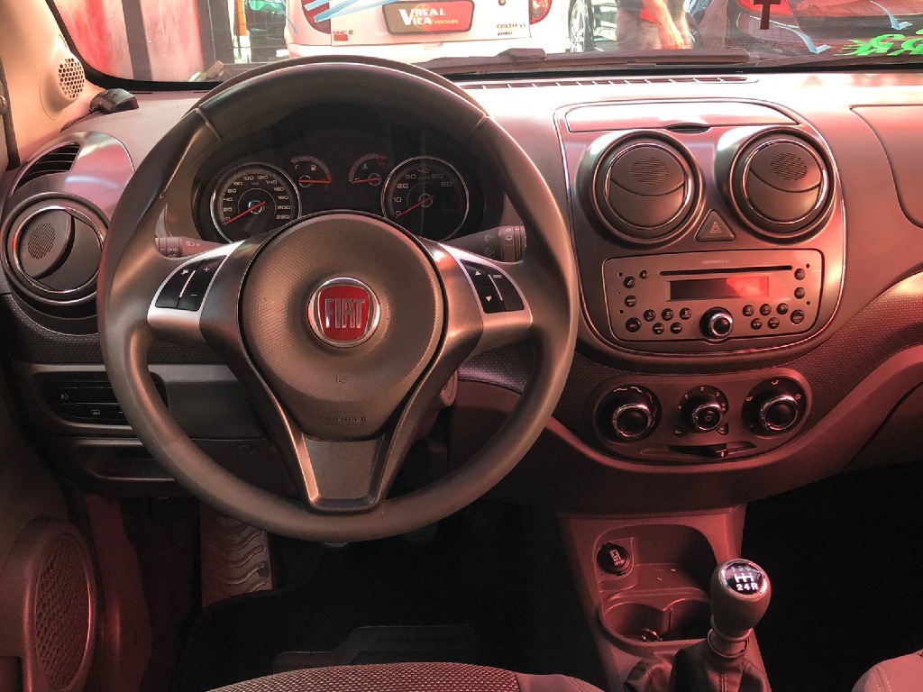 FIAT PALIO 1.6 MPI ESSENCE 16V FLEX 4P MANUAL FIAT PALIO 1.6 MPI ESSENCE 16V FLEX 4P MANUAL