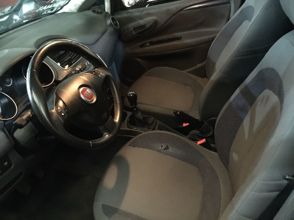 FIAT PUNTO 1.4 ATTRACTIVE 8V FLEX 4P MANUAL FIAT PUNTO 1.4 ATTRACTIVE 8V FLEX 4P MANUAL