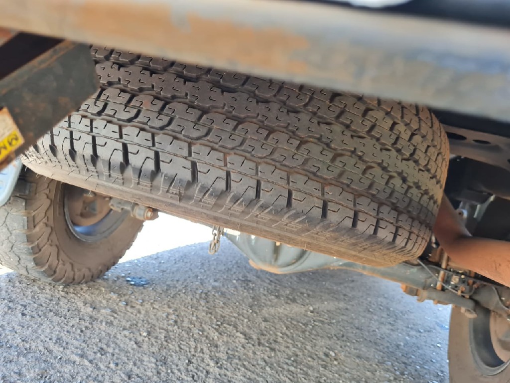 TOYOTA HILUX 2.7 SRV 4X4 CD 16V FLEX 4P AUTOMATICO TOYOTA HILUX 2.7 SRV 4X4 CD 16V FLEX 4P AUTOMATICO