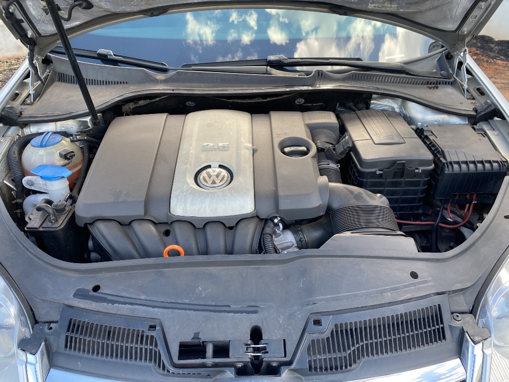 VOLKSWAGEN JETTA 2.5 I 20V 150CV GASOLINA 4P TIPTRONIC VOLKSWAGEN JETTA 2.5 I 20V 150CV GASOLINA 4P TIPTRONIC