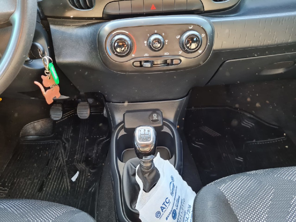 FIAT MOBI 1.0 8V EVO FLEX LIKE. MANUAL FIAT MOBI 1.0 8V EVO FLEX LIKE. MANUAL