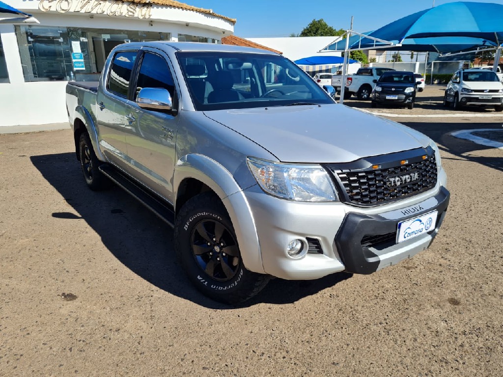 TOYOTA HILUX 2.7 SRV 4X4 CD 16V FLEX 4P AUTOMATICO TOYOTA HILUX 2.7 SRV 4X4 CD 16V FLEX 4P AUTOMATICO