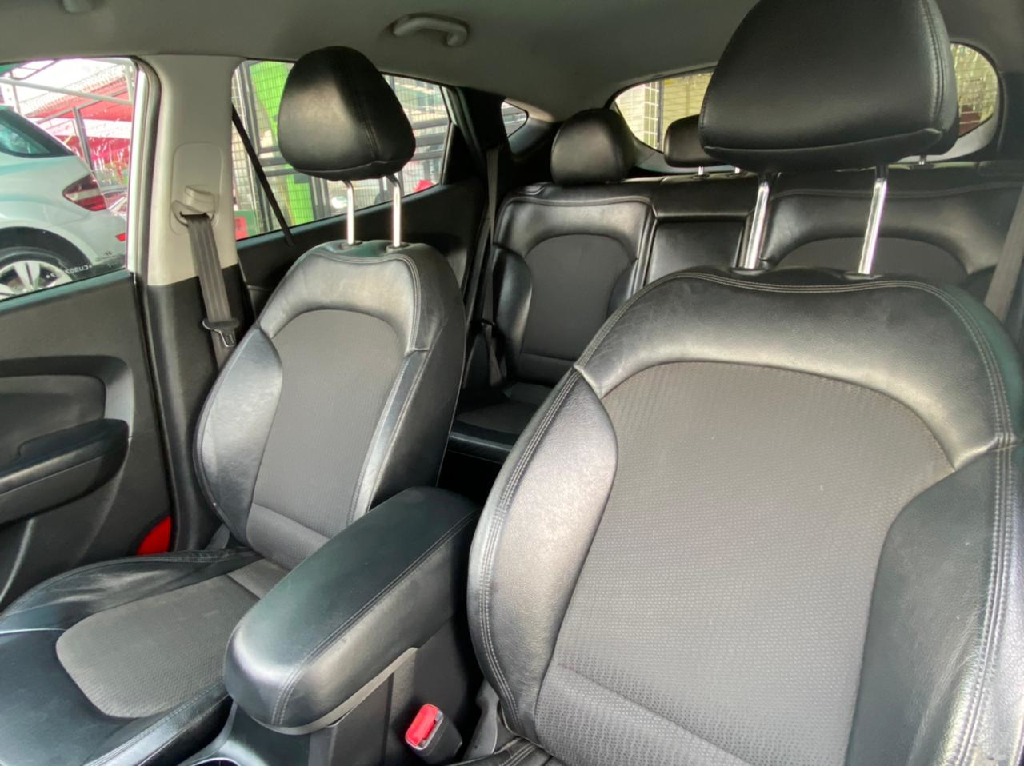 HYUNDAI IX35 2.0 MPFI GLS 4X2 16V GASOLINA 4P AUTOMATICO HYUNDAI IX35 2.0 MPFI GLS 4X2 16V GASOLINA 4P AUTOMATICO