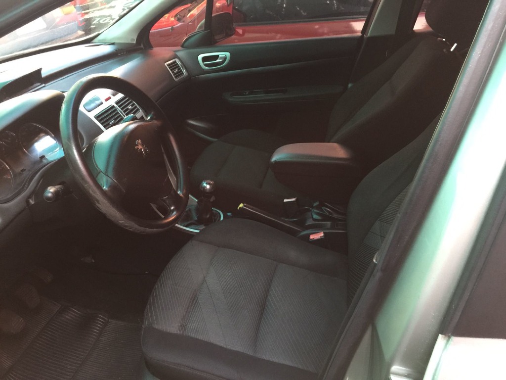 PEUGEOT 307 1.6 PRESENCE 16V FLEX 4P MANUAL PEUGEOT 307 1.6 PRESENCE 16V FLEX 4P MANUAL