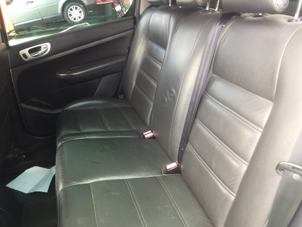 PEUGEOT 307 1.6 PRESENCE PACK 16V FLEX 4P MANUAL PEUGEOT 307 1.6 PRESENCE PACK 16V FLEX 4P MANUAL