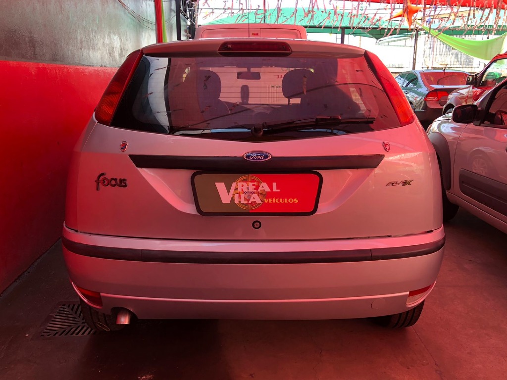 FORD FOCUS 1.6 GL 8V FLEX 4P MANUAL FORD FOCUS 1.6 GL 8V FLEX 4P MANUAL