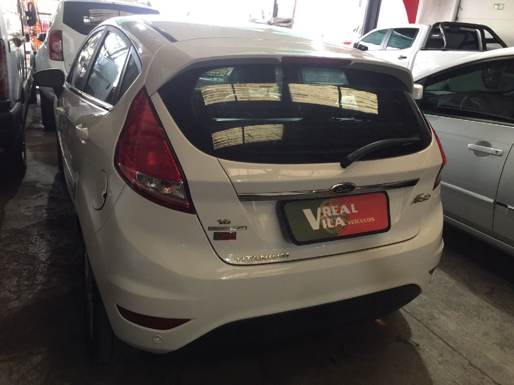 FORD FIESTA 1.6 TITANIUM HATCH 16V FLEX 4P POWERSHIFT FORD FIESTA 1.6 TITANIUM HATCH 16V FLEX 4P POWERSHIFT