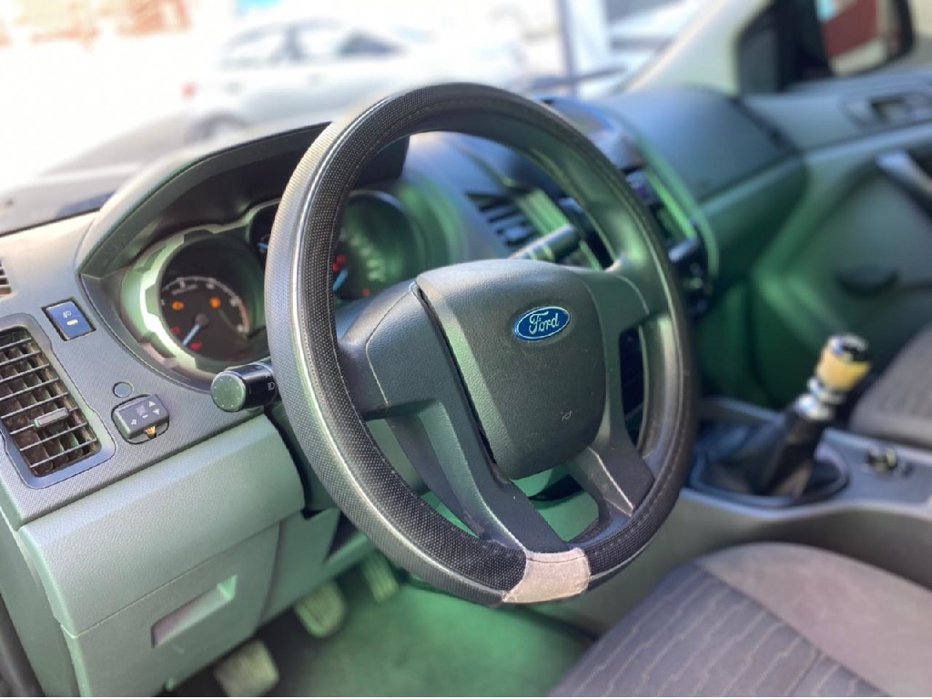 FORD RANGER 2.2 XL 4X4 CD 16V DIESEL 4P MANUAL FORD RANGER 2.2 XL 4X4 CD 16V DIESEL 4P MANUAL
