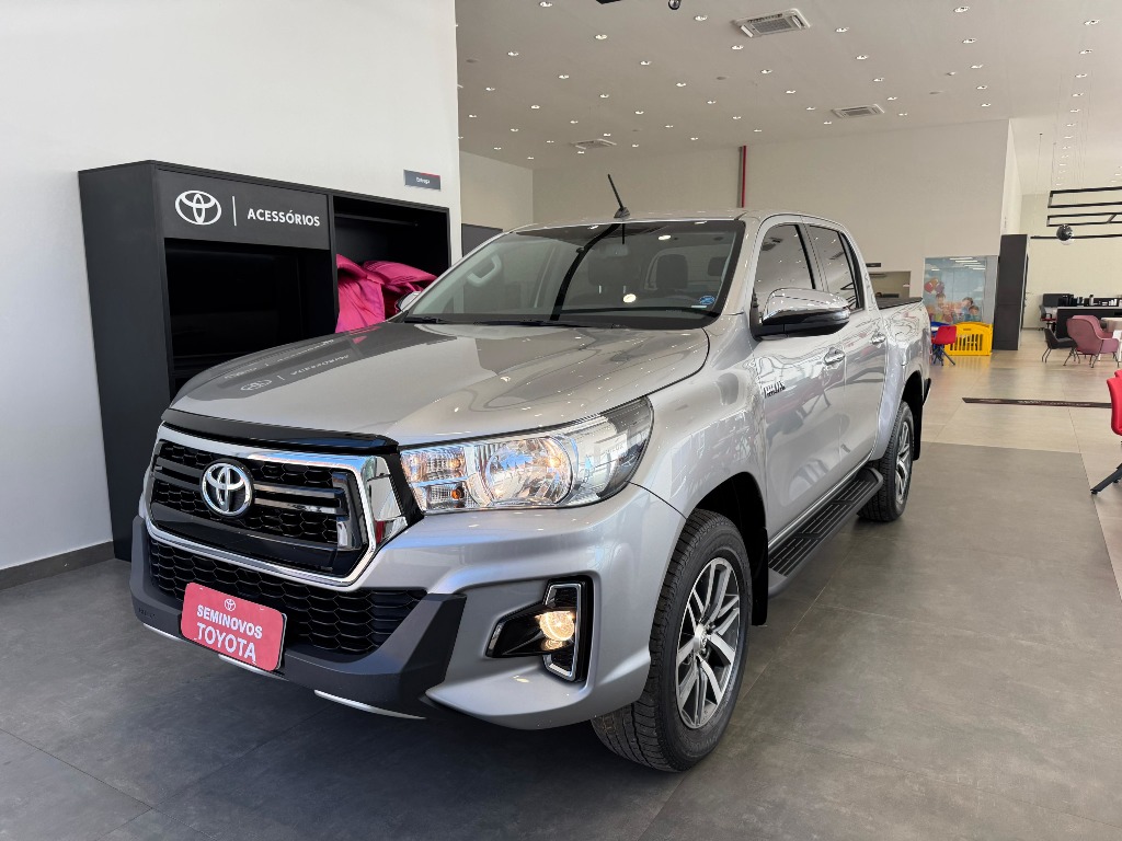 TOYOTA HILUX 2.8  TURBO DIESEL CD SRV 4X4 AUTOMÁTICO