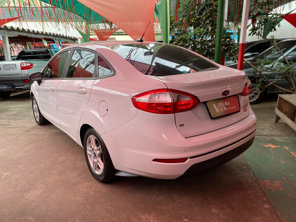 FORD FIESTA 1.6 SE SEDAN 16V FLEX 4P MANUAL FORD FIESTA 1.6 SE SEDAN 16V FLEX 4P MANUAL