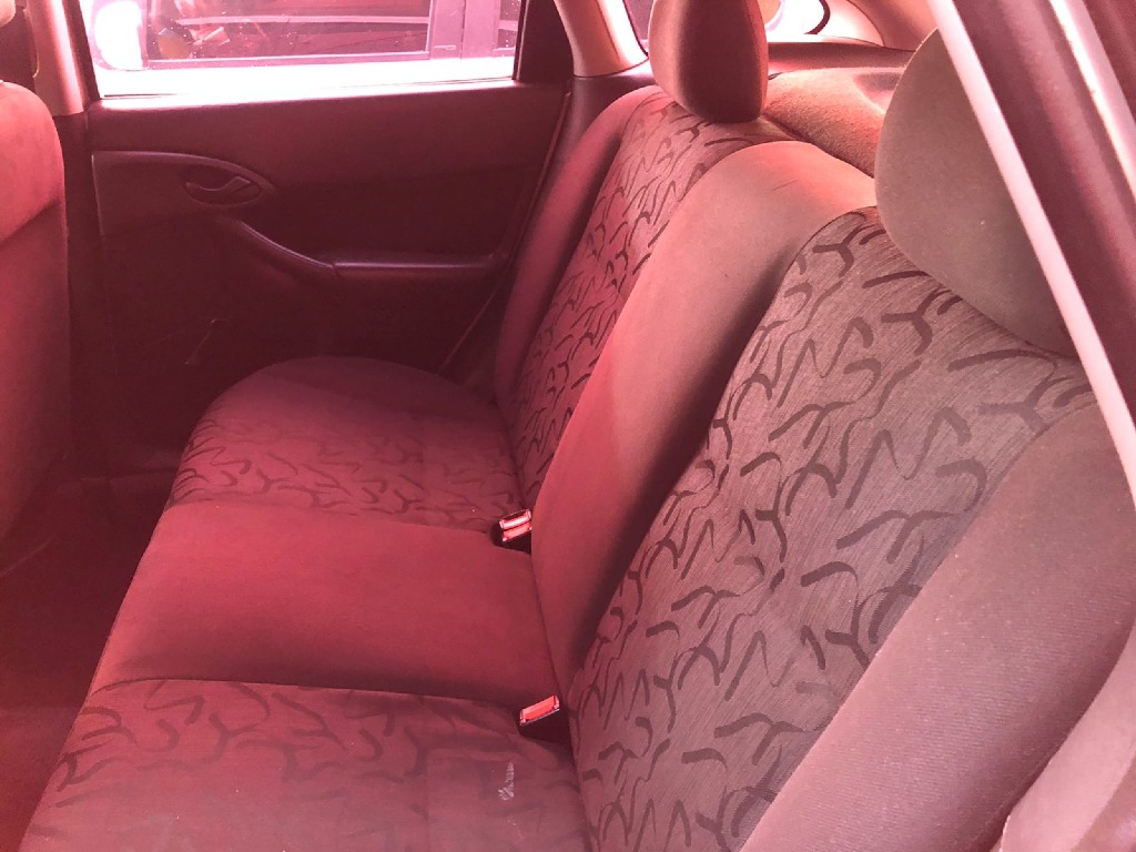 FORD FOCUS 1.6 GL 8V FLEX 4P MANUAL FORD FOCUS 1.6 GL 8V FLEX 4P MANUAL