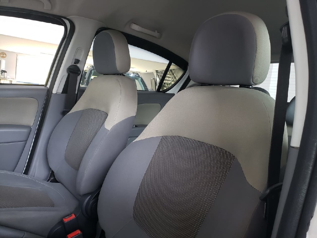 FIAT PALIO 1.6 MPI ESSENCE 16V FLEX 4P MANUAL FIAT PALIO 1.6 MPI ESSENCE 16V FLEX 4P MANUAL