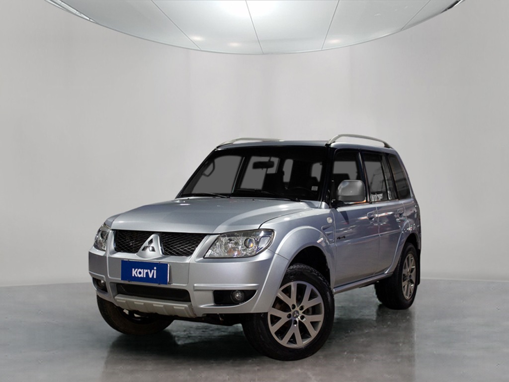 Carros seminovos MITSUBISHI PAJERO TR4 2.0 4X2 16V 140CV FLEX 4P AUTOMATICO