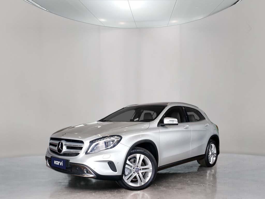 Carros seminovos MERCEDES-BENZ GLA 250 2.0 16V TURBO GASOLINA ENDURO 4P AUTOMATICO