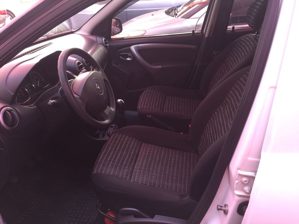 RENAULT SANDERO 1.6 EXPRESSION 8V FLEX 4P MANUAL RENAULT SANDERO 1.6 EXPRESSION 8V FLEX 4P MANUAL