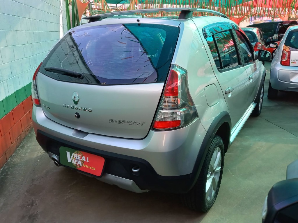 RENAULT SANDERO 1.6 STEPWAY 16V FLEX 4P MANUAL RENAULT SANDERO 1.6 STEPWAY 16V FLEX 4P MANUAL