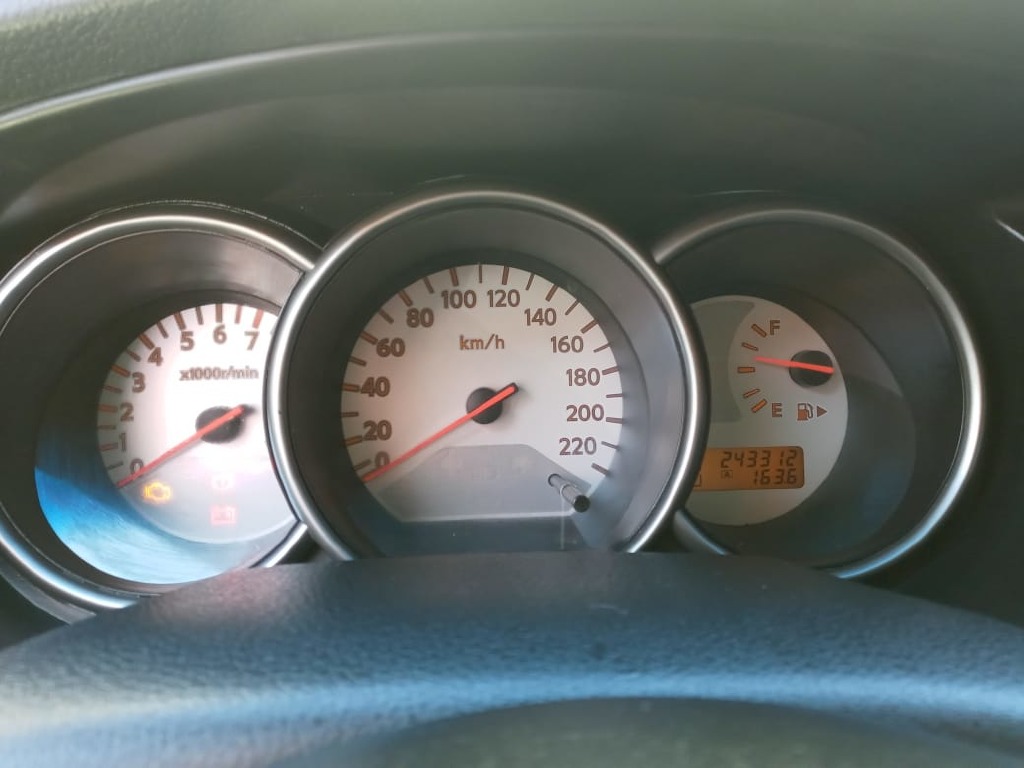 NISSAN LIVINA 1.8 SL X-GEAR 16V FLEX 4P AUTOMATICO NISSAN LIVINA 1.8 SL X-GEAR 16V FLEX 4P AUTOMATICO