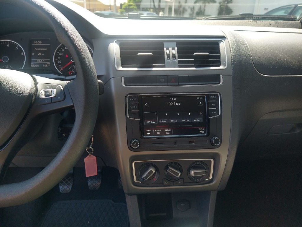VOLKSWAGEN FOX 1.6 MSI TOTAL FLEX CONNECT 4P MANUAL VOLKSWAGEN FOX 1.6 MSI TOTAL FLEX CONNECT 4P MANUAL