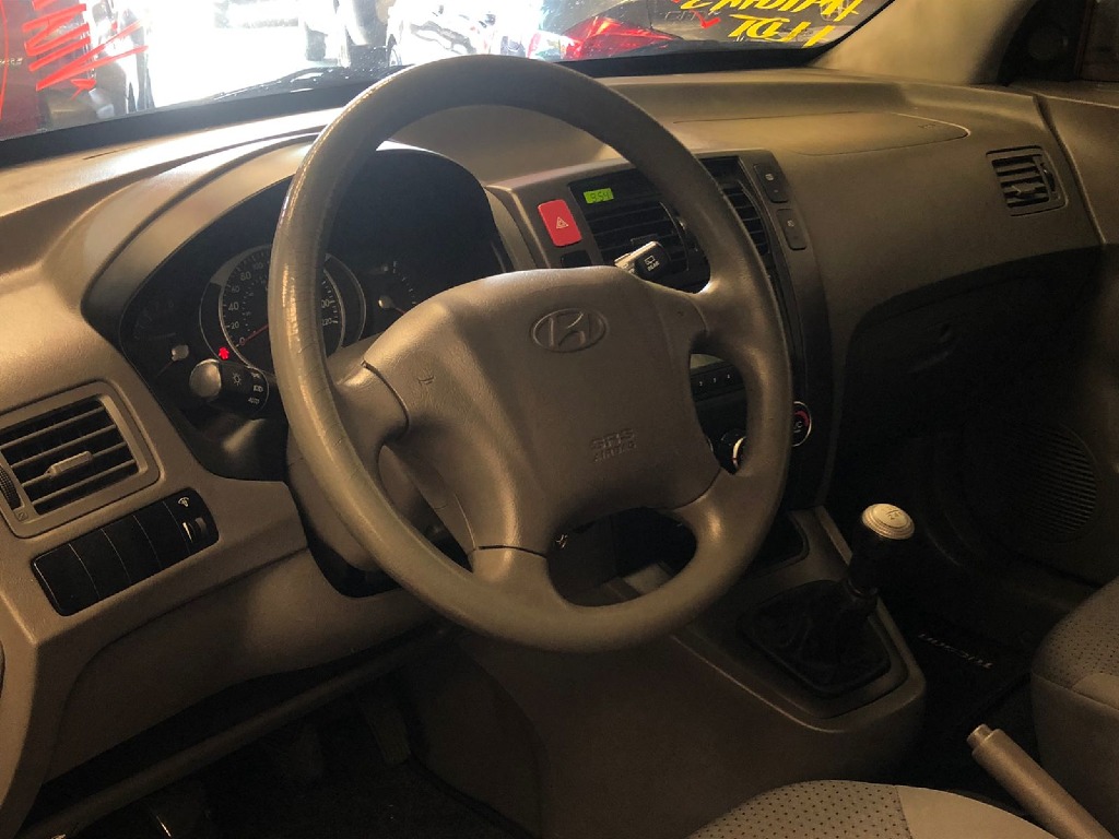 HYUNDAI TUCSON 2.0 MPFI GL 16V 142CV 2WD GASOLINA 4P MANUAL HYUNDAI TUCSON 2.0 MPFI GL 16V 142CV 2WD GASOLINA 4P MANUAL