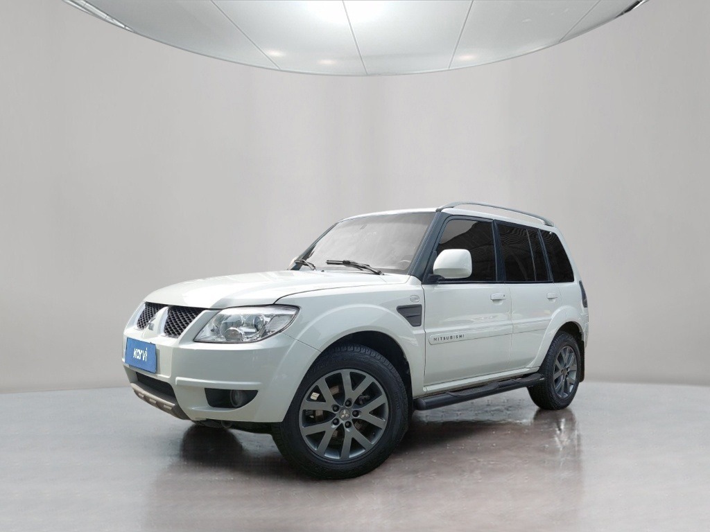 Carros seminovos MITSUBISHI PAJERO TR4 2.0 4X2 16V 140CV FLEX 4P AUTOMATICO
