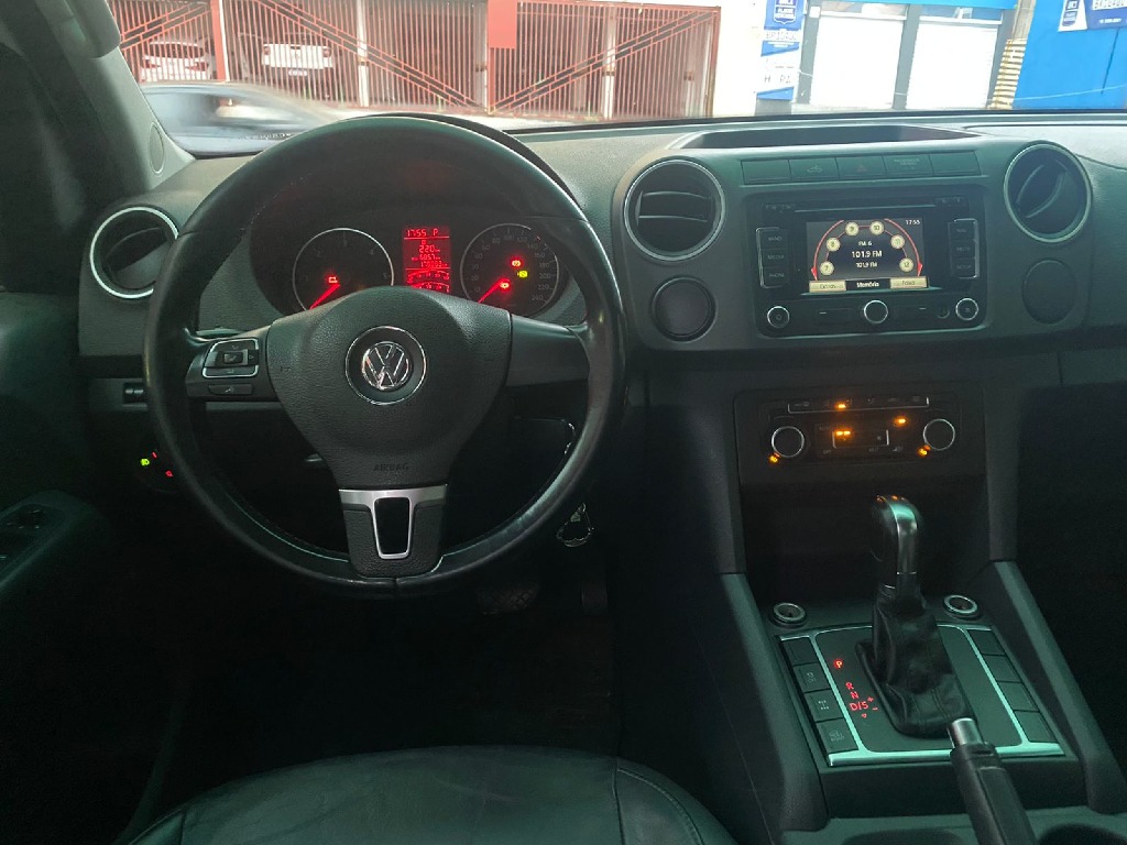 VOLKSWAGEN AMAROK 2.0 HIGHLINE 4X4 CD 16V TURBO INTERCOOLER DIESEL 4P AUTOMATICO VOLKSWAGEN AMAROK 2.0 HIGHLINE 4X4 CD 16V TURBO INTERCOOLER DIESEL 4P AUTOMATICO